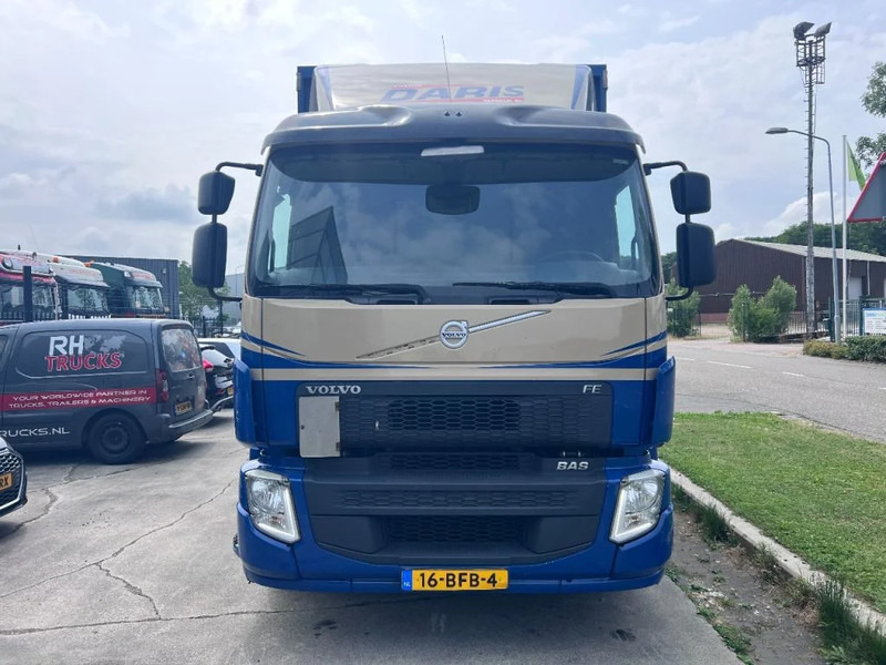 Volvo FE 250 4X2 EURO 6 - 19 TON + DHOLLANDIA - Curtain side truck: picture 2 Volvo FE 250 4X2 EURO 6 - 19 TON + DHOLLANDIA - Curtain side truck: picture 2