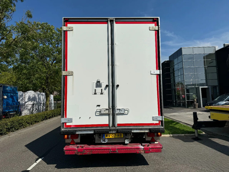 Volvo FH 12.420 4X2 EURO 3+ BURG HANGER + THERMO KING + DHOLLANDIA LIFT - Refrigerated truck: picture 5 Volvo FH 12.420 4X2 EURO 3+ BURG HANGER + THERMO KING + DHOLLANDIA LIFT - Refrigerated truck: picture 5