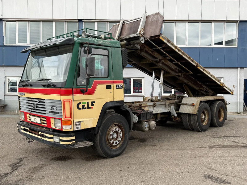Volvo FL 12.420 6X2 MANUAL GEAR / FULL STEEL SUSP. / 10 TYRES / HUB REDUCT. + CABLELIFT TIPPER + CONTAINER FLATBED - Cable system truck: picture 1 Volvo FL 12.420 6X2 MANUAL GEAR / FULL STEEL SUSP. / 10 TYRES / HUB REDUCT. + CABLELIFT TIPPER + CONTAINER FLATBED - Cable system truck: picture 1