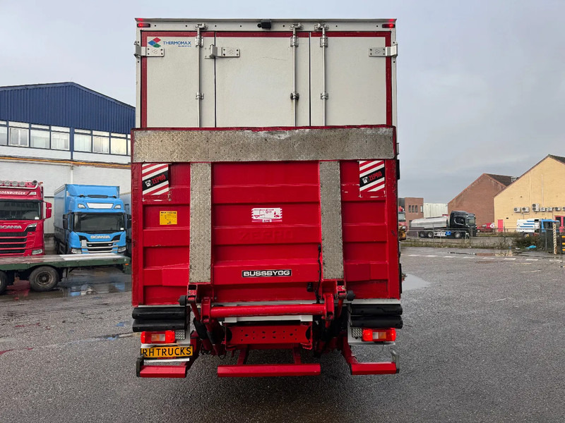 Volvo FM 330 6X2 EURO 6 CARRIER SUPRA ZEPRO LOAD LIFT - Refrigerated truck: picture 5 Volvo FM 330 6X2 EURO 6 CARRIER SUPRA ZEPRO LOAD LIFT - Refrigerated truck: picture 5