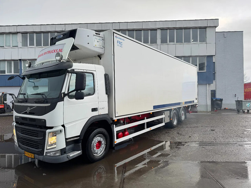 Volvo FM 330 6X2 EURO 6 CARRIER SUPRA ZEPRO LOAD LIFT - Refrigerated truck: picture 1 Volvo FM 330 6X2 EURO 6 CARRIER SUPRA ZEPRO LOAD LIFT - Refrigerated truck: picture 1