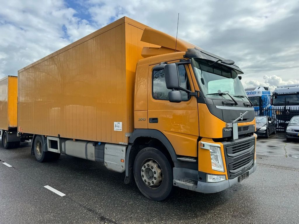 Volvo FM 370 4X2 EURO 6 + CARGOBOX + CARGOLIFT ZEPRO - Box truck: picture 3 Volvo FM 370 4X2 EURO 6 + CARGOBOX + CARGOLIFT ZEPRO - Box truck: picture 3
