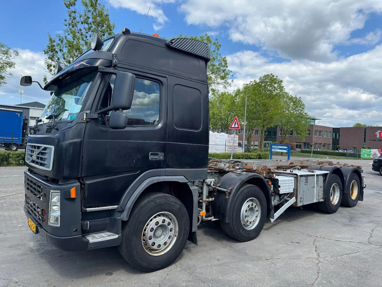 Volvo FM 440 8X4 EURO 5 + CABELLIFT TIPPER - Hook lift truck: picture 1 Volvo FM 440 8X4 EURO 5 + CABELLIFT TIPPER - Hook lift truck: picture 1