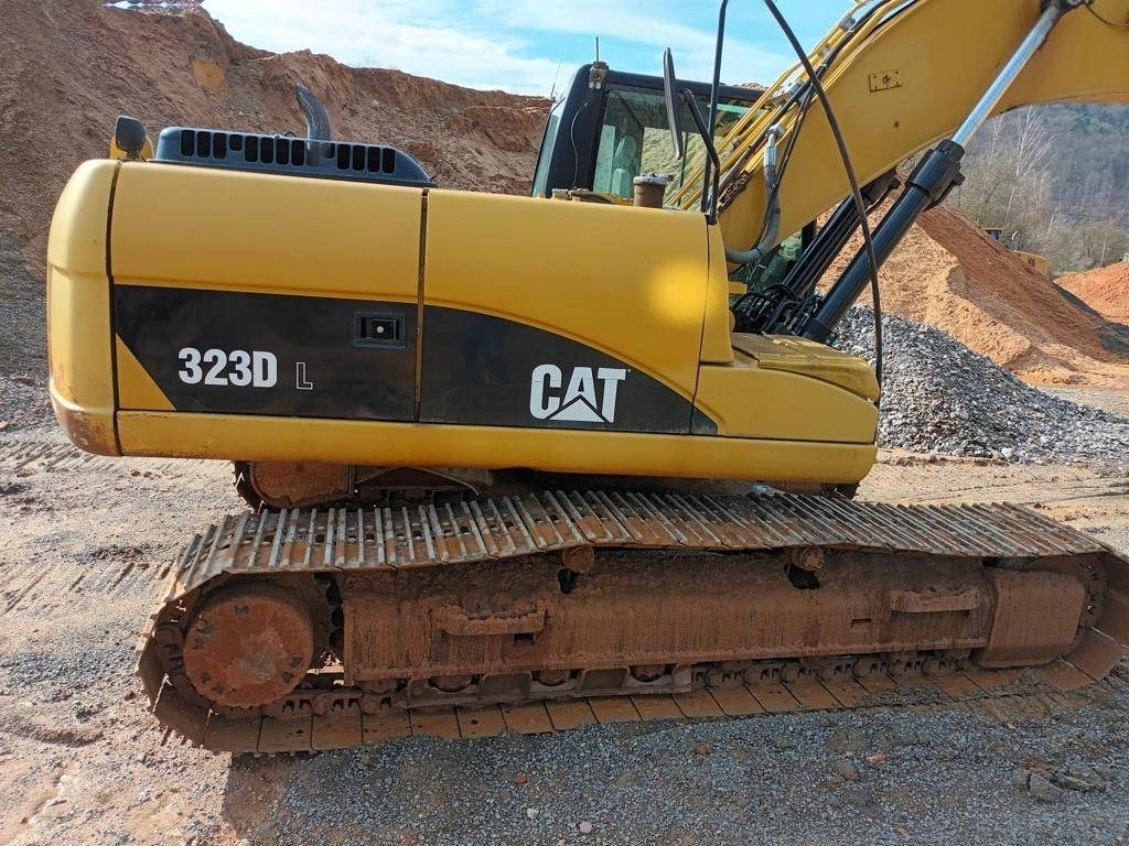 CAT 323 DL - Crawler excavator: picture 2 CAT 323 DL - Crawler excavator: picture 2