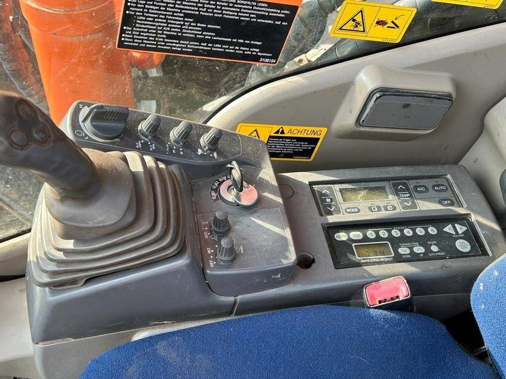 Crawler excavator Hitachi ZX 225 US LC: picture 12 Crawler excavator Hitachi ZX 225 US LC: picture 12