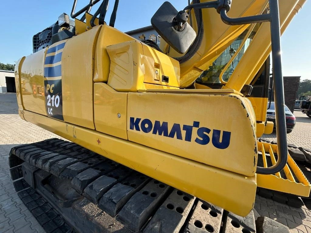 Crawler excavator KOMATSU PC210 LC-11: picture 6