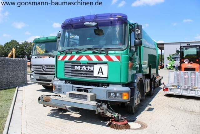 MAN M32 - Road sweeper: picture 1 MAN M32 - Road sweeper: picture 1