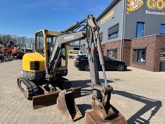Mini excavator Volvo ECR 38: picture 6