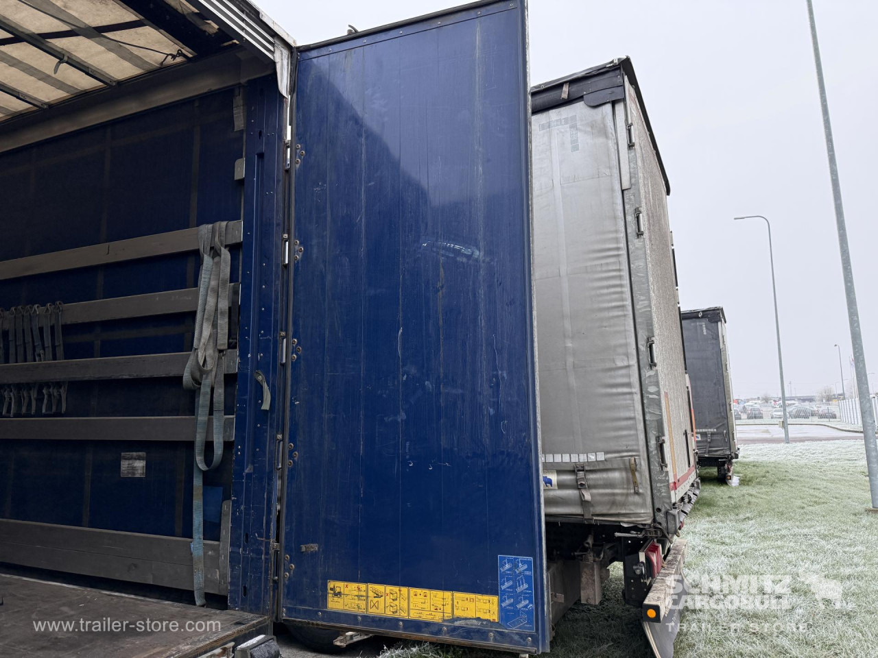 KAESSBOHRER Curtainsider Mega - Curtainsider semi-trailer: picture 2 KAESSBOHRER Curtainsider Mega - Curtainsider semi-trailer: picture 2