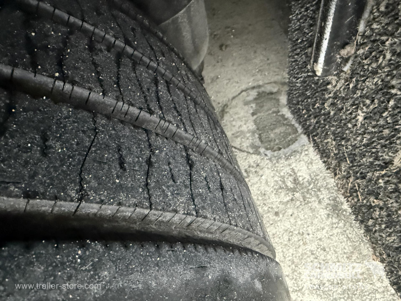 KAESSBOHRER Curtainsider Mega - Curtainsider semi-trailer: picture 5 KAESSBOHRER Curtainsider Mega - Curtainsider semi-trailer: picture 5