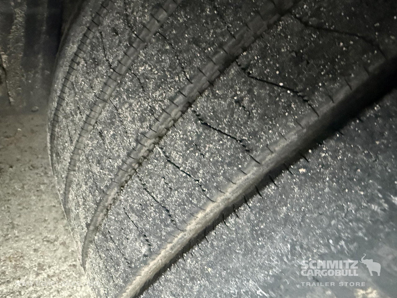 KAESSBOHRER Curtainsider Mega - Curtainsider semi-trailer: picture 4 KAESSBOHRER Curtainsider Mega - Curtainsider semi-trailer: picture 4