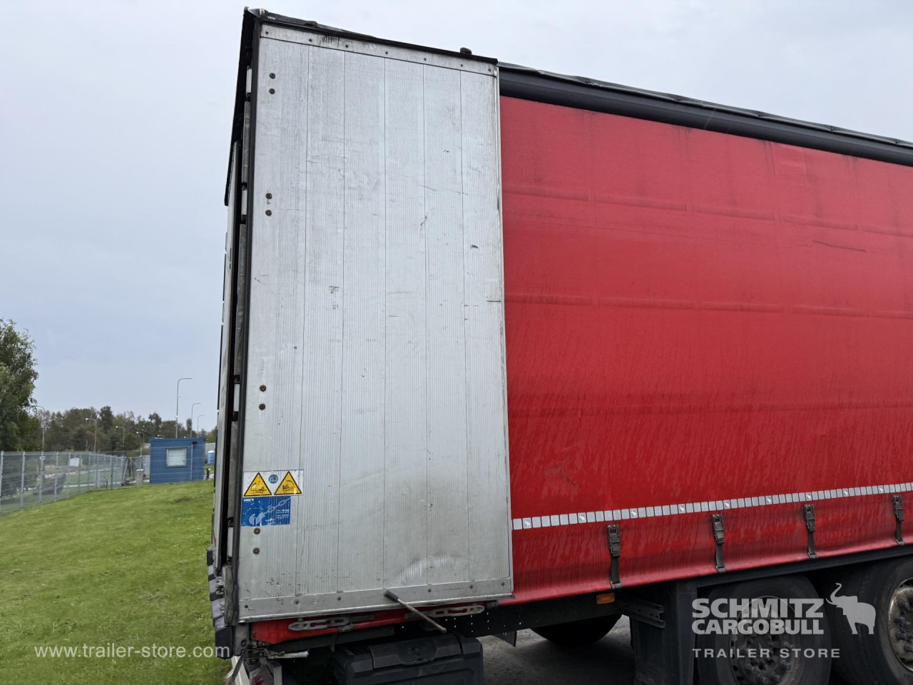 SCHMITZ Curtainsider Standard - Curtainsider semi-trailer: picture 3 SCHMITZ Curtainsider Standard - Curtainsider semi-trailer: picture 3