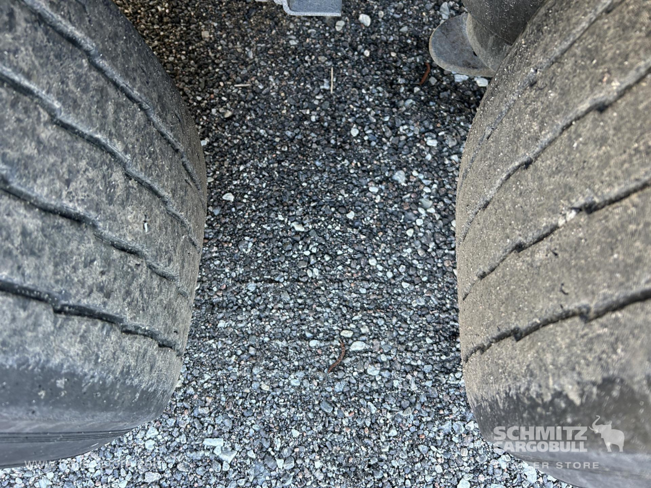 SCHMITZ Curtainsider Standard - Curtainsider semi-trailer: picture 4 SCHMITZ Curtainsider Standard - Curtainsider semi-trailer: picture 4