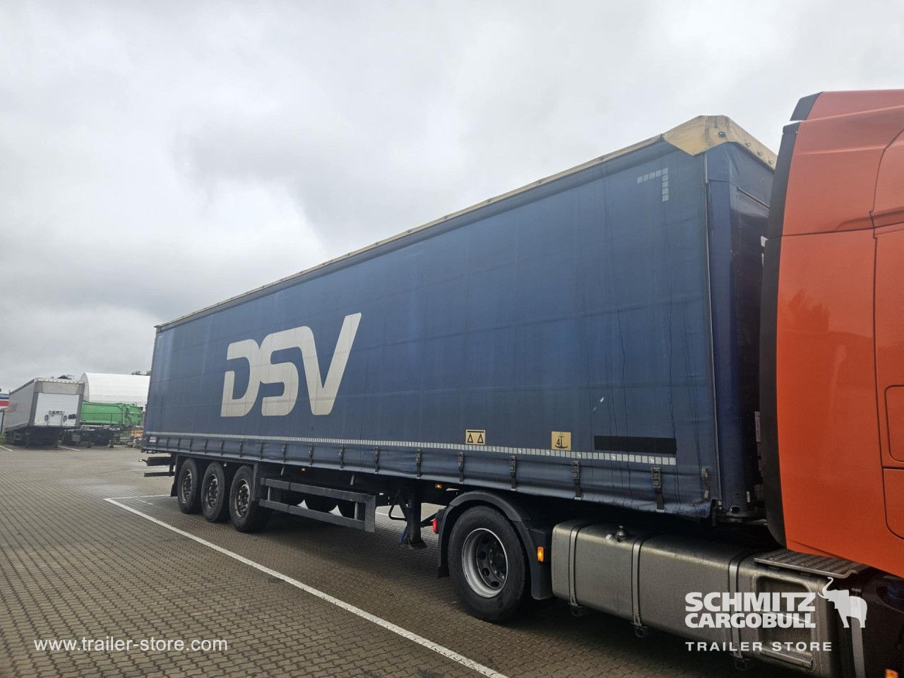 SCHMITZ Curtainsider Standard - Curtainsider semi-trailer: picture 4 SCHMITZ Curtainsider Standard - Curtainsider semi-trailer: picture 4