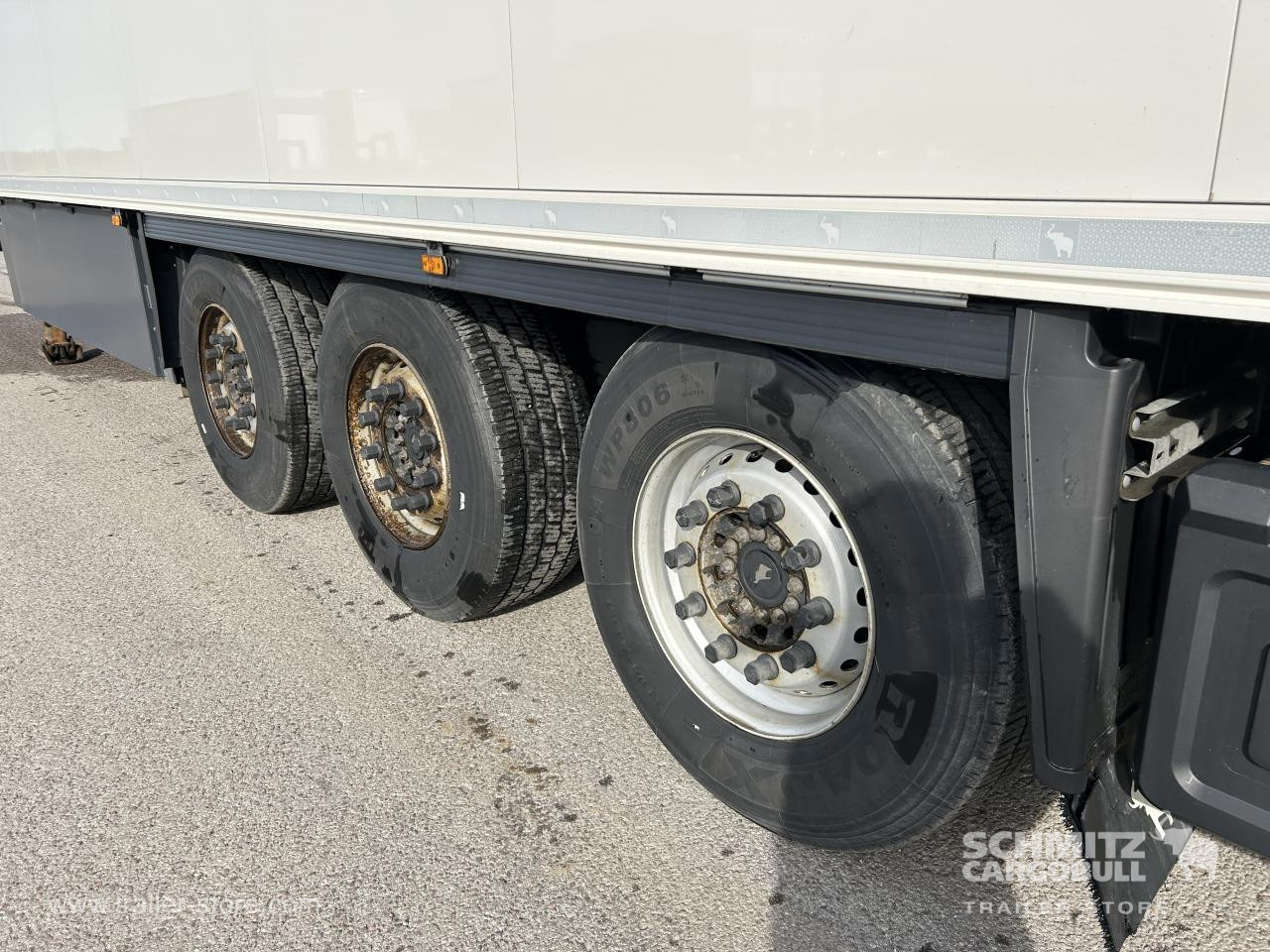 SCHMITZ Reefer Multitemp Double deck Taillift - Isothermal semi-trailer: picture 5 SCHMITZ Reefer Multitemp Double deck Taillift - Isothermal semi-trailer: picture 5