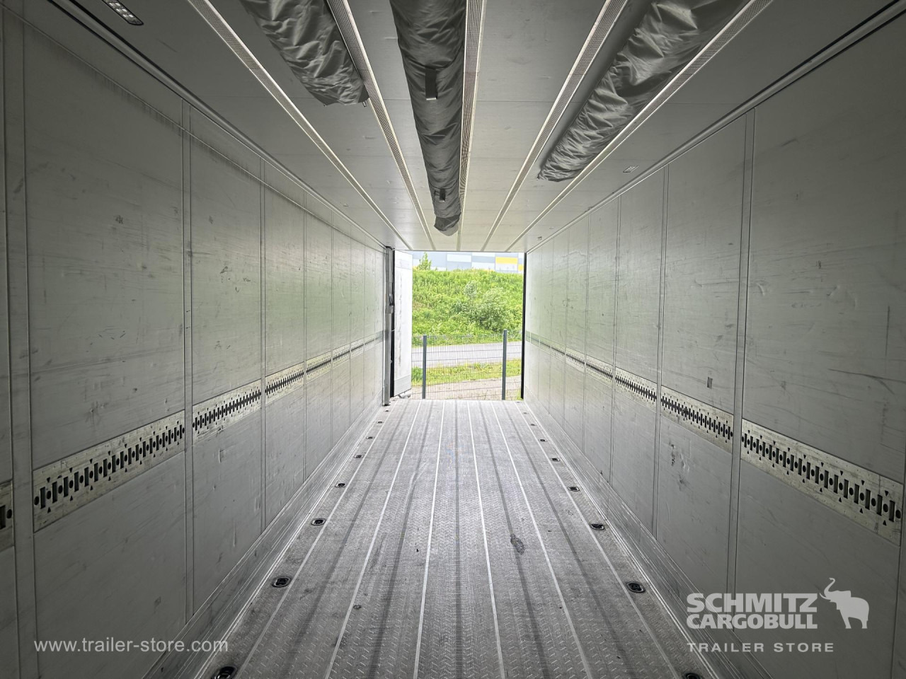 SCHMITZ Reefer Standard - Isothermal semi-trailer: picture 3 SCHMITZ Reefer Standard - Isothermal semi-trailer: picture 3