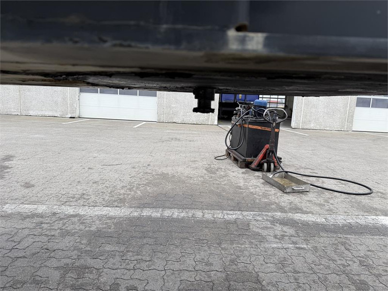 Tipper semi-trailer KEL-BERG 23 m³: picture 9