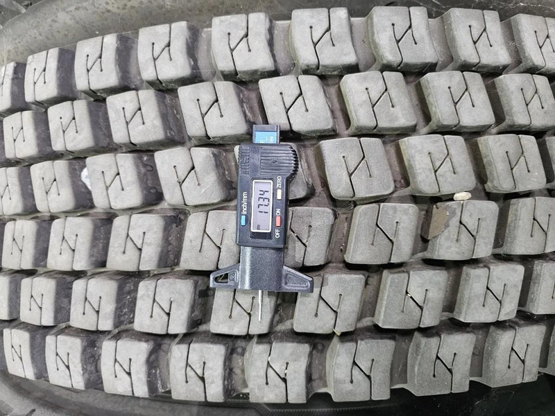 Continental 295 - Tire: picture 4 Continental 295 - Tire: picture 4