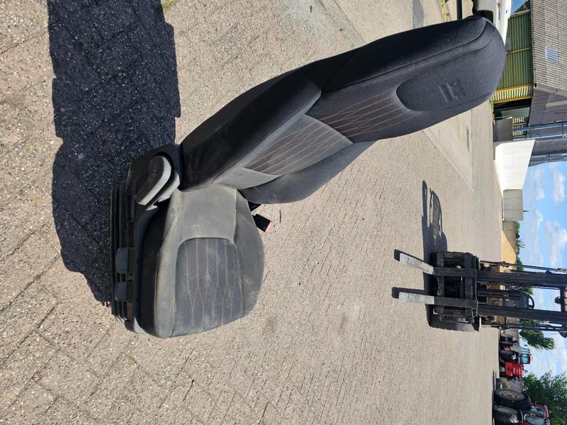 DAF LF 2020 - Bijrijderstoel - Seat for Truck: picture 4 DAF LF 2020 - Bijrijderstoel - Seat for Truck: picture 4