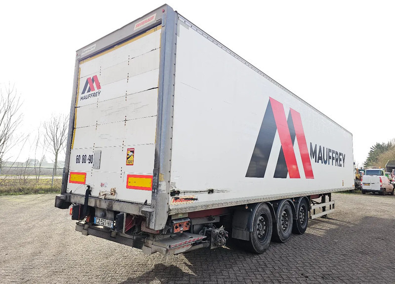 Fruehauf 2000KG DHollandia - Lifting axle - sliding door - Closed box semi-trailer: picture 4 Fruehauf 2000KG DHollandia - Lifting axle - sliding door - Closed box semi-trailer: picture 4