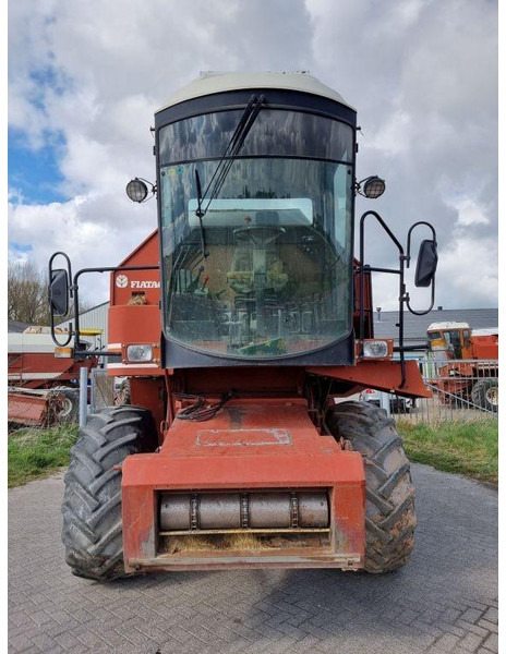 Laverda 3400 - Combine harvester: picture 2 Laverda 3400 - Combine harvester: picture 2