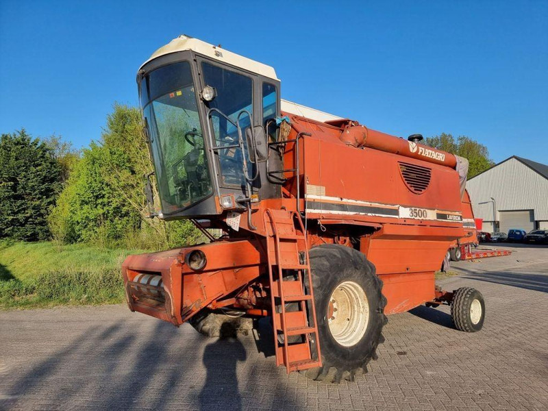 Laverda 3500 - Combine harvester: picture 1 Laverda 3500 - Combine harvester: picture 1