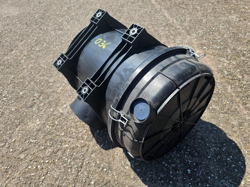 MAN Luchtfilterhuis - Air intake system: picture 1 MAN Luchtfilterhuis - Air intake system: picture 1