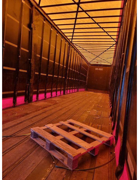 Curtainsider semi-trailer Van Hool SAF: picture 9