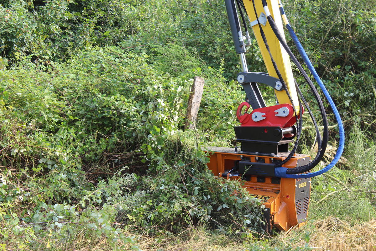 Berti PARK/FX 100 - Attachment for Excavator: picture 4 Berti PARK/FX 100 - Attachment for Excavator: picture 4