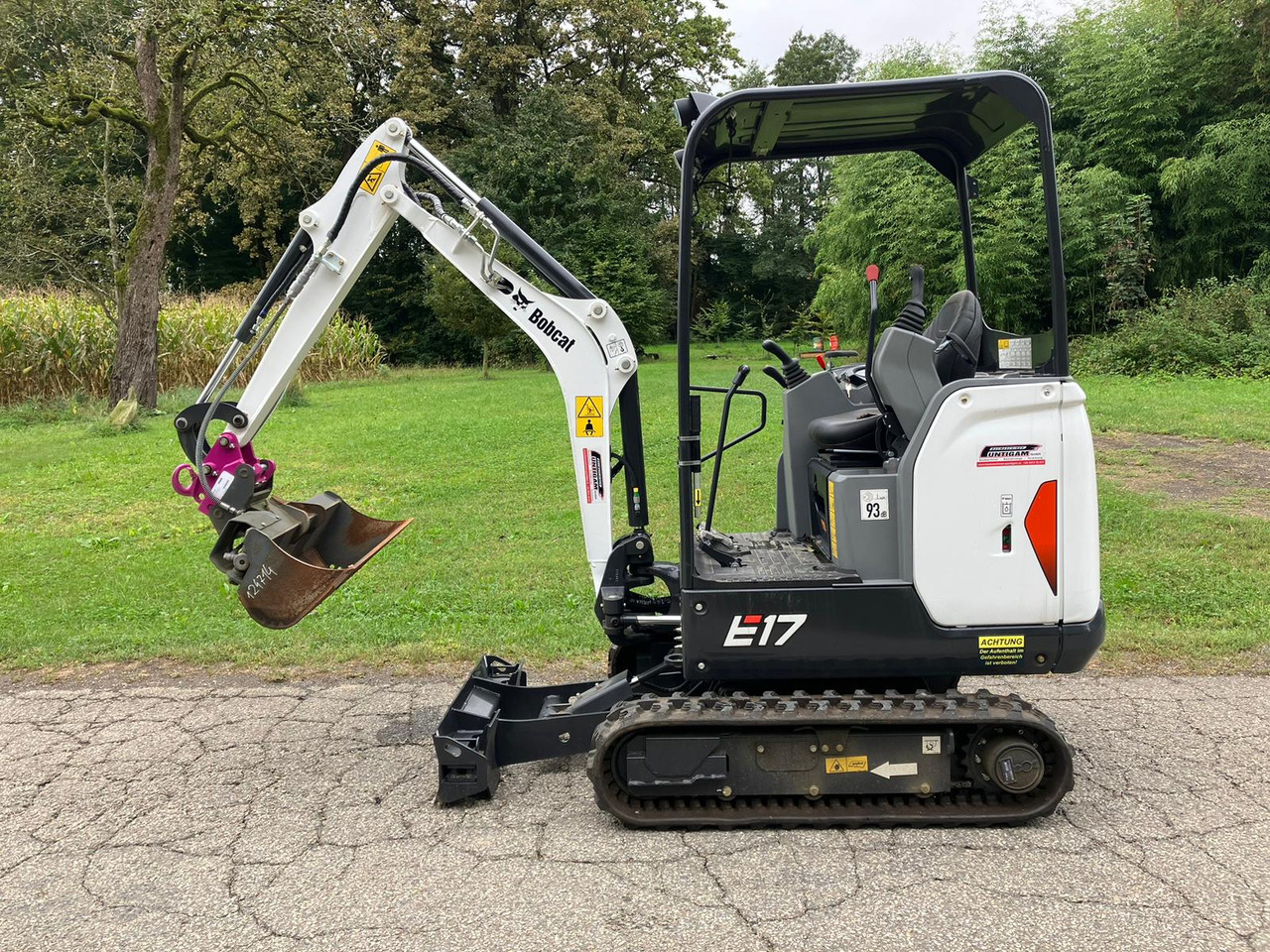 BOBCAT E17 - Mini excavator: picture 1 BOBCAT E17 - Mini excavator: picture 1