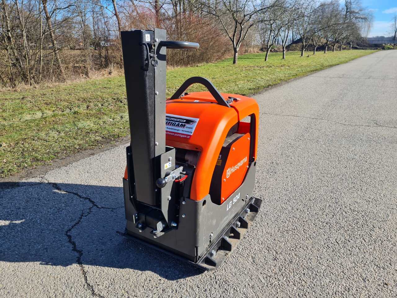 Husqvarna LG 504 - Plate compactor: picture 3 Husqvarna LG 504 - Plate compactor: picture 3