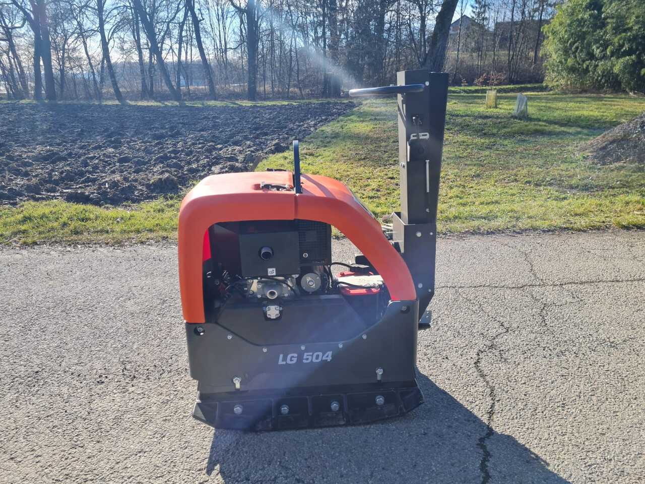 Husqvarna LG 504 - Plate compactor: picture 2 Husqvarna LG 504 - Plate compactor: picture 2