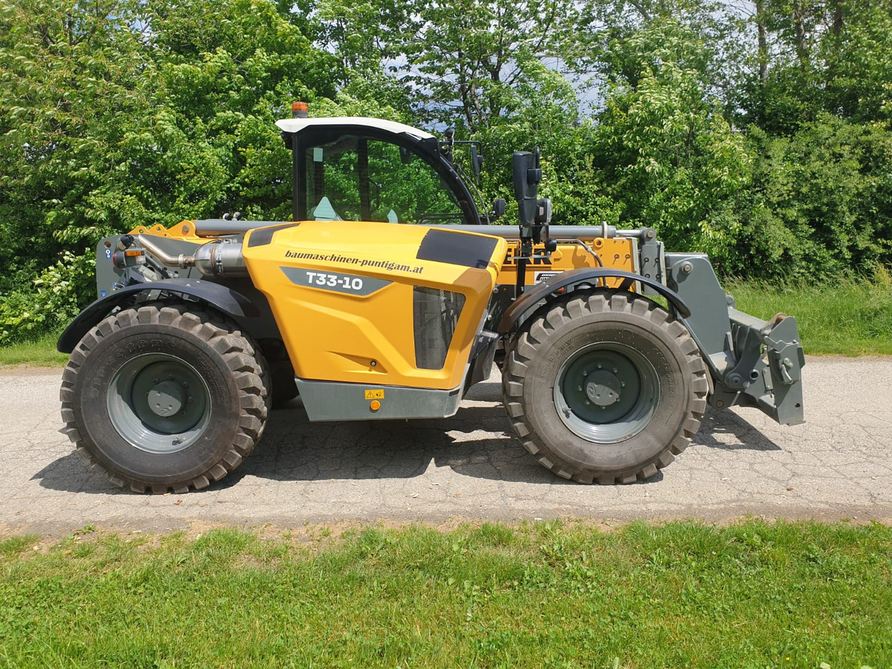 LIEBHERR T 33-10 - Telescopic handler: picture 2 LIEBHERR T 33-10 - Telescopic handler: picture 2