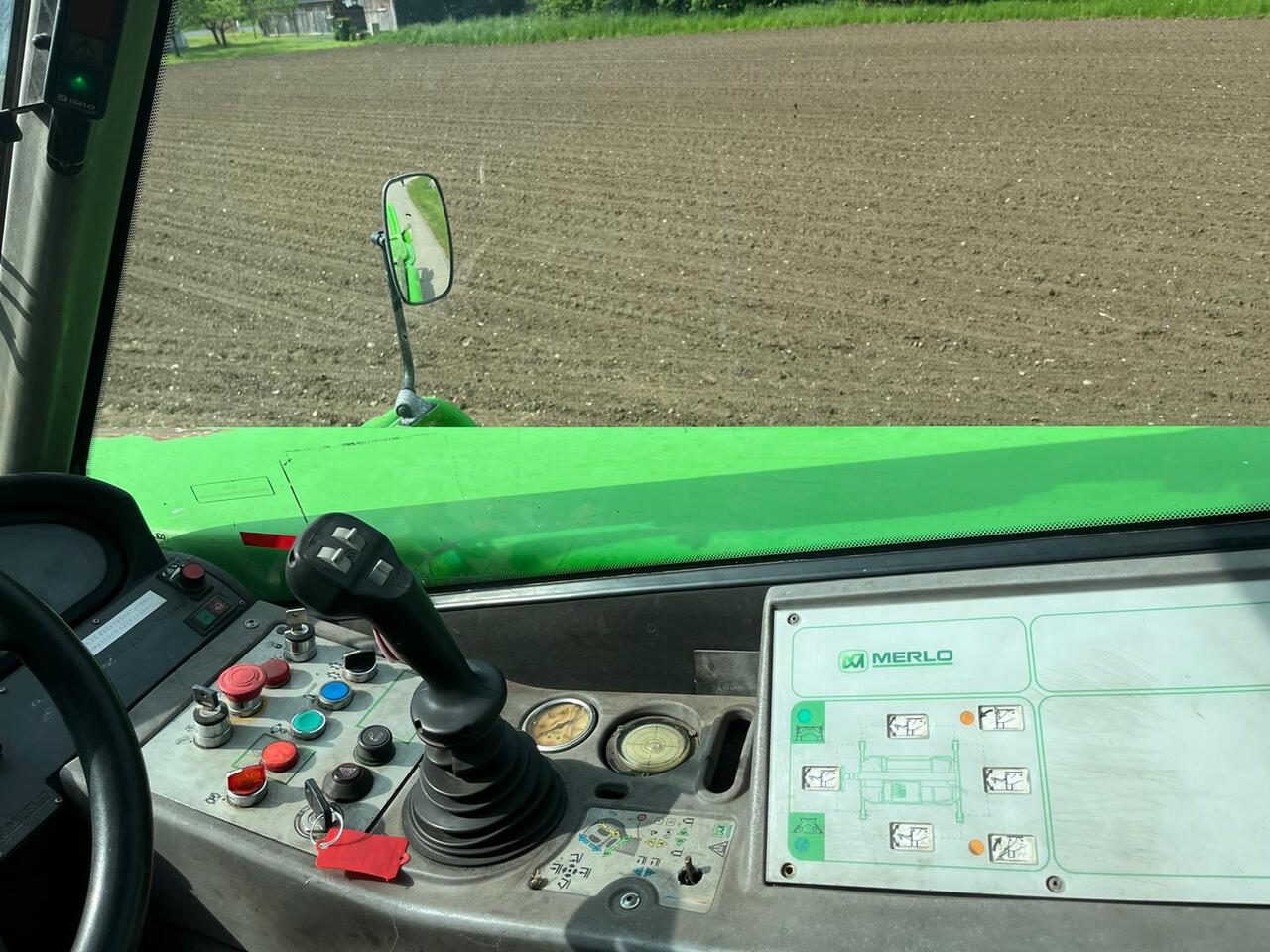 Telescopic handler MERLO Roto 38.16: picture 12