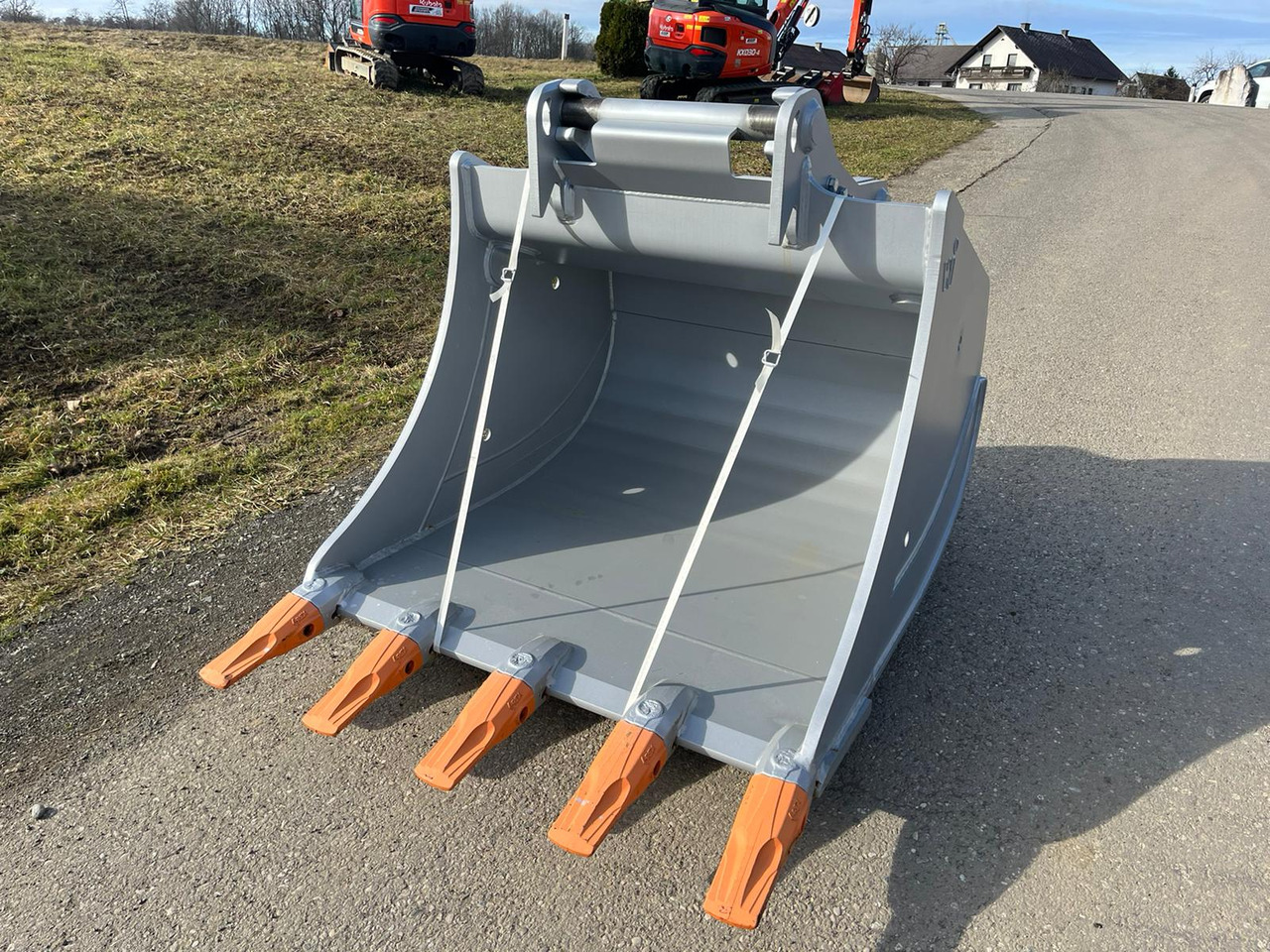 Winkelbauer 130 cm backhoe bucket with OQ 70/55 - Excavator bucket for Crawler excavator: picture 1 Winkelbauer 130 cm backhoe bucket with OQ 70/55 - Excavator bucket for Crawler excavator: picture 1
