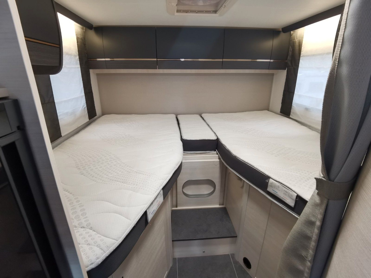 Semi-integrated motorhome Chausson 627 GA TITANIUM -PREMIUM /EINZELBETTEN & HUBBETT: picture 12