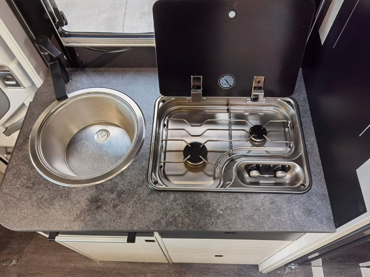 Semi-integrated motorhome Chausson 627 GA TITANIUM -PREMIUM /EINZELBETTEN & HUBBETT: picture 17