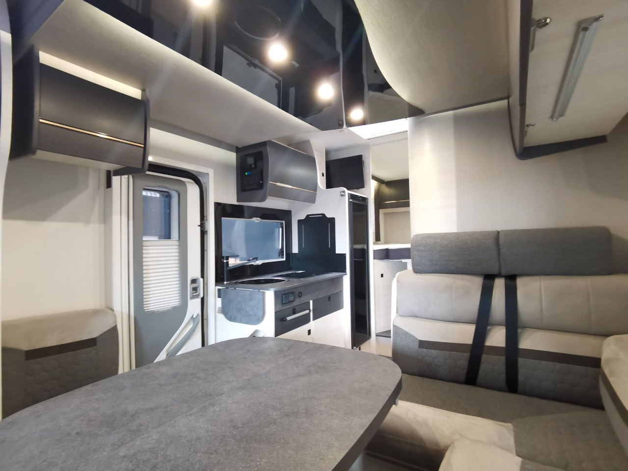 Semi-integrated motorhome Chausson 627 GA TITANIUM -PREMIUM /EINZELBETTEN & HUBBETT: picture 13