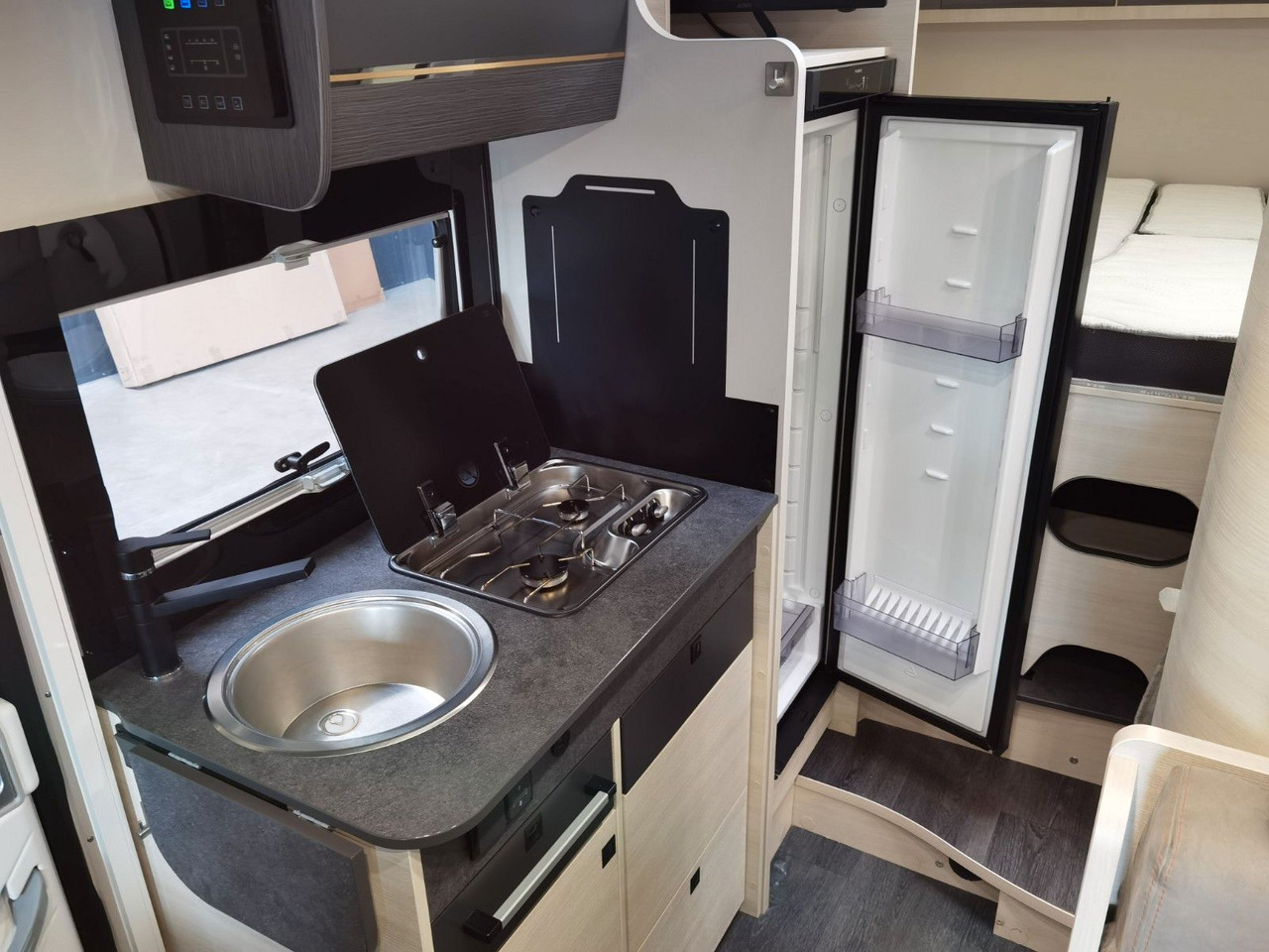 Semi-integrated motorhome Chausson 627 GA TITANIUM -PREMIUM /EINZELBETTEN & HUBBETT: picture 16