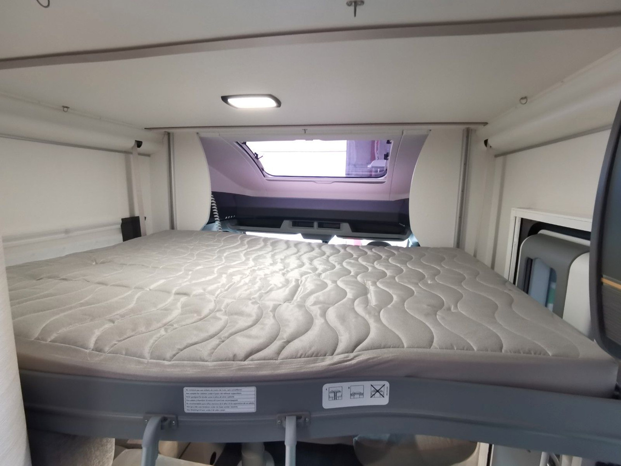 Semi-integrated motorhome Chausson 627 GA TITANIUM -PREMIUM /EINZELBETTEN & HUBBETT: picture 20