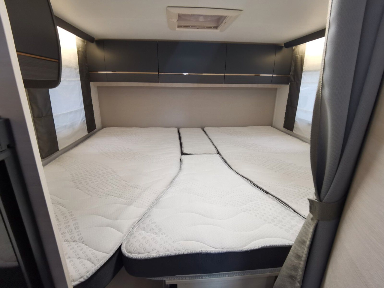 Semi-integrated motorhome Chausson 627 GA TITANIUM -PREMIUM /EINZELBETTEN & HUBBETT: picture 19