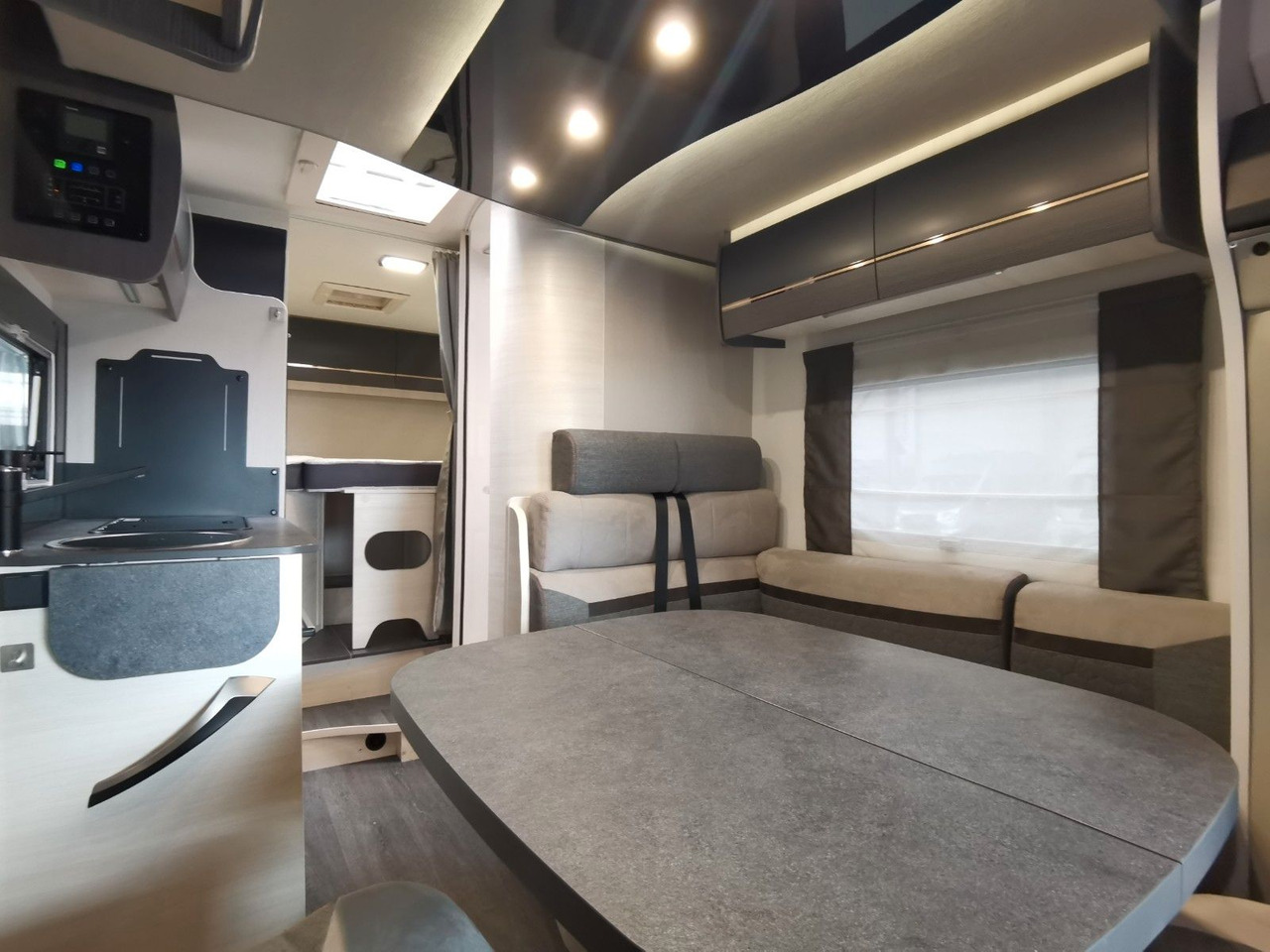 Semi-integrated motorhome Chausson 627 GA TITANIUM -PREMIUM /EINZELBETTEN & HUBBETT: picture 15