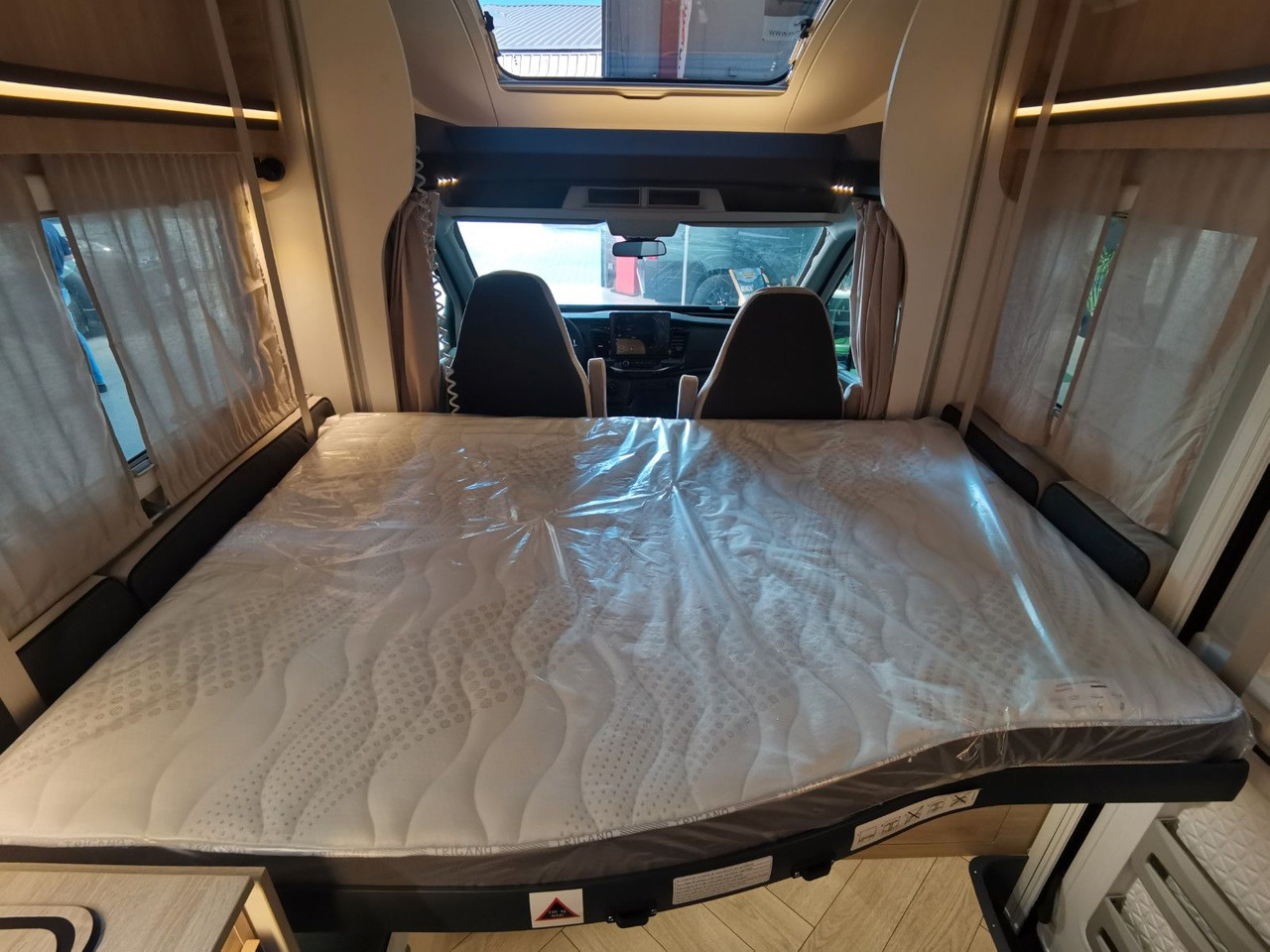 Semi-integrated motorhome Chausson 650 TITANIUM / -2026- / 165PS-8G. / AHK/ HUBBETT: picture 17 Semi-integrated motorhome Chausson 650 TITANIUM / -2026- / 165PS-8G. / AHK/ HUBBETT: picture 17