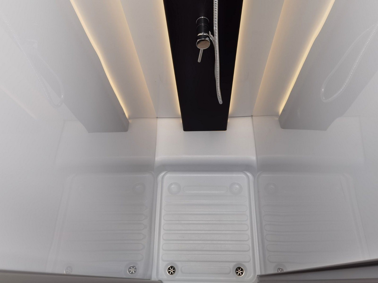 Semi-integrated motorhome Chausson 650 TITANIUM / - 2026 - / 165PS - 8G. / HUBBETT: picture 19 Semi-integrated motorhome Chausson 650 TITANIUM / - 2026 - / 165PS - 8G. / HUBBETT: picture 19