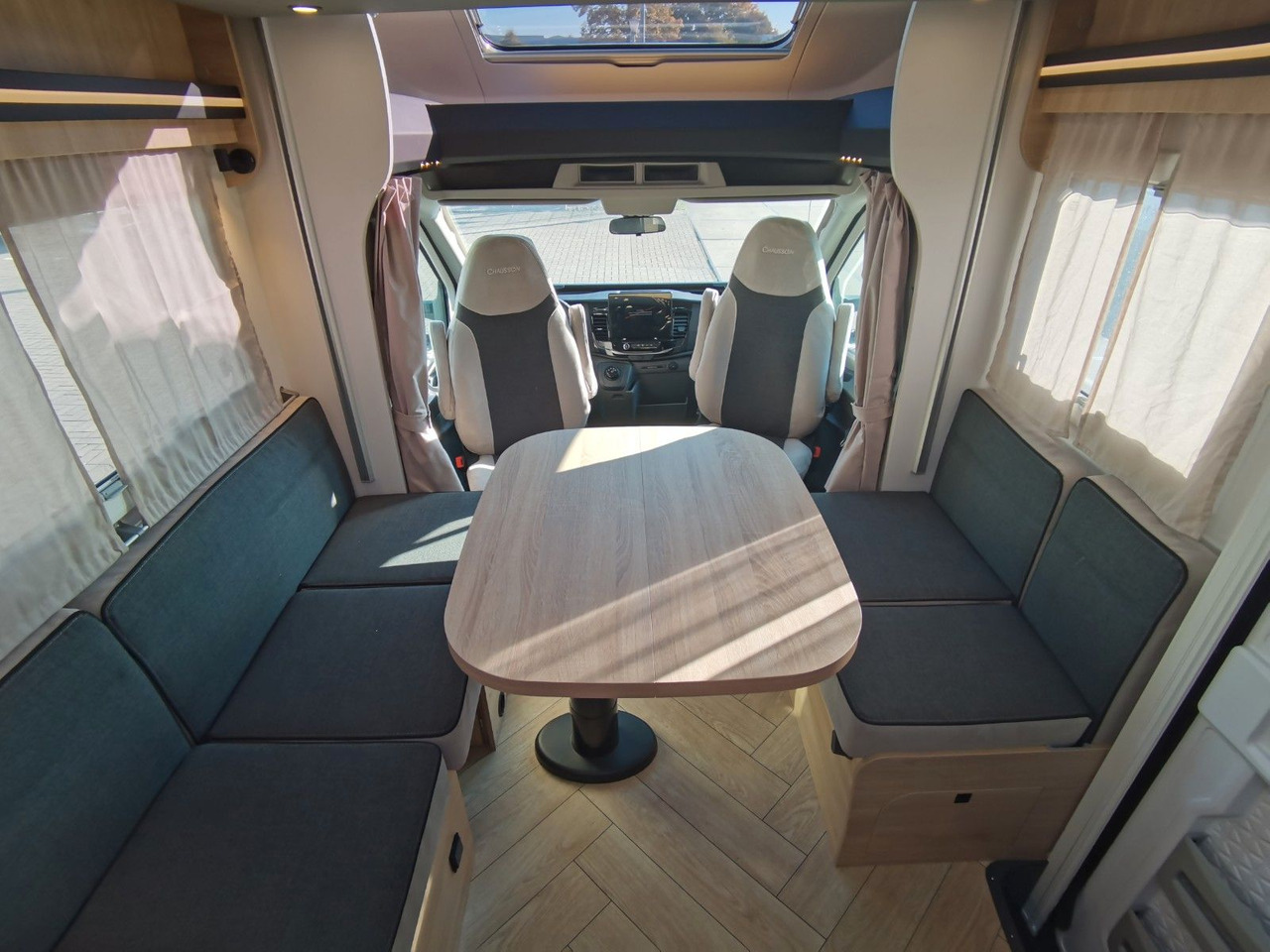 Semi-integrated motorhome Chausson 650 TITANIUM / - 2026 - / 165PS - 8G. / HUBBETT: picture 12 Semi-integrated motorhome Chausson 650 TITANIUM / - 2026 - / 165PS - 8G. / HUBBETT: picture 12