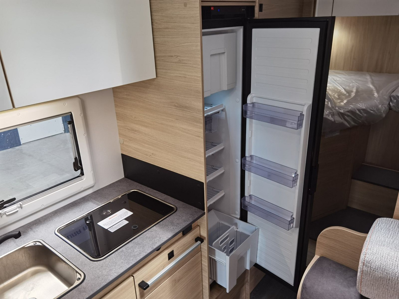 Alcove motorhome Chausson C 727 FIRST LINE /140PS / EINZELBETTEN & ALKOVEN: picture 17