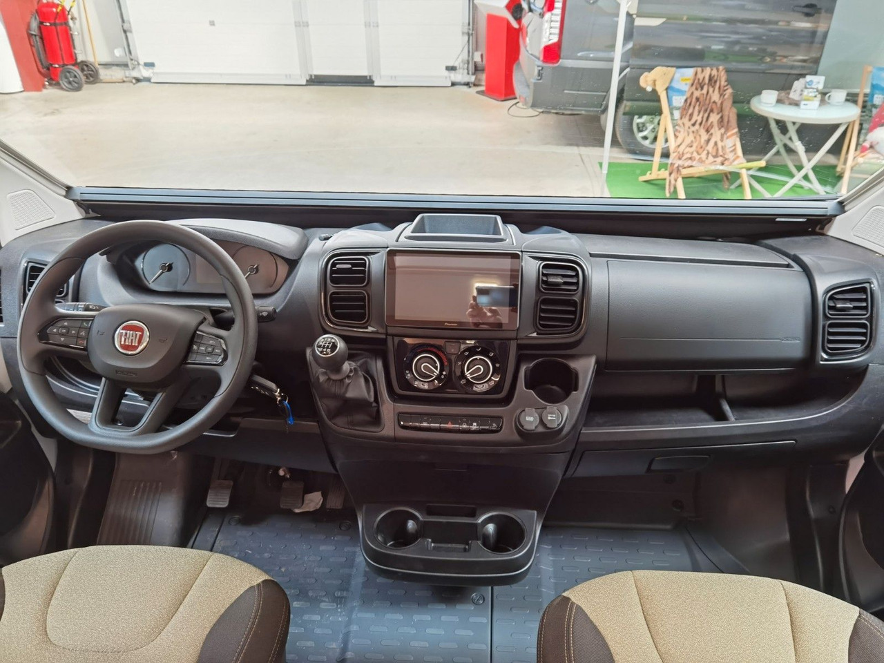 Campervan Chausson V697 FIRST LINE / ZUBEHÖR-PAKET / EINZELBETTEN: picture 11