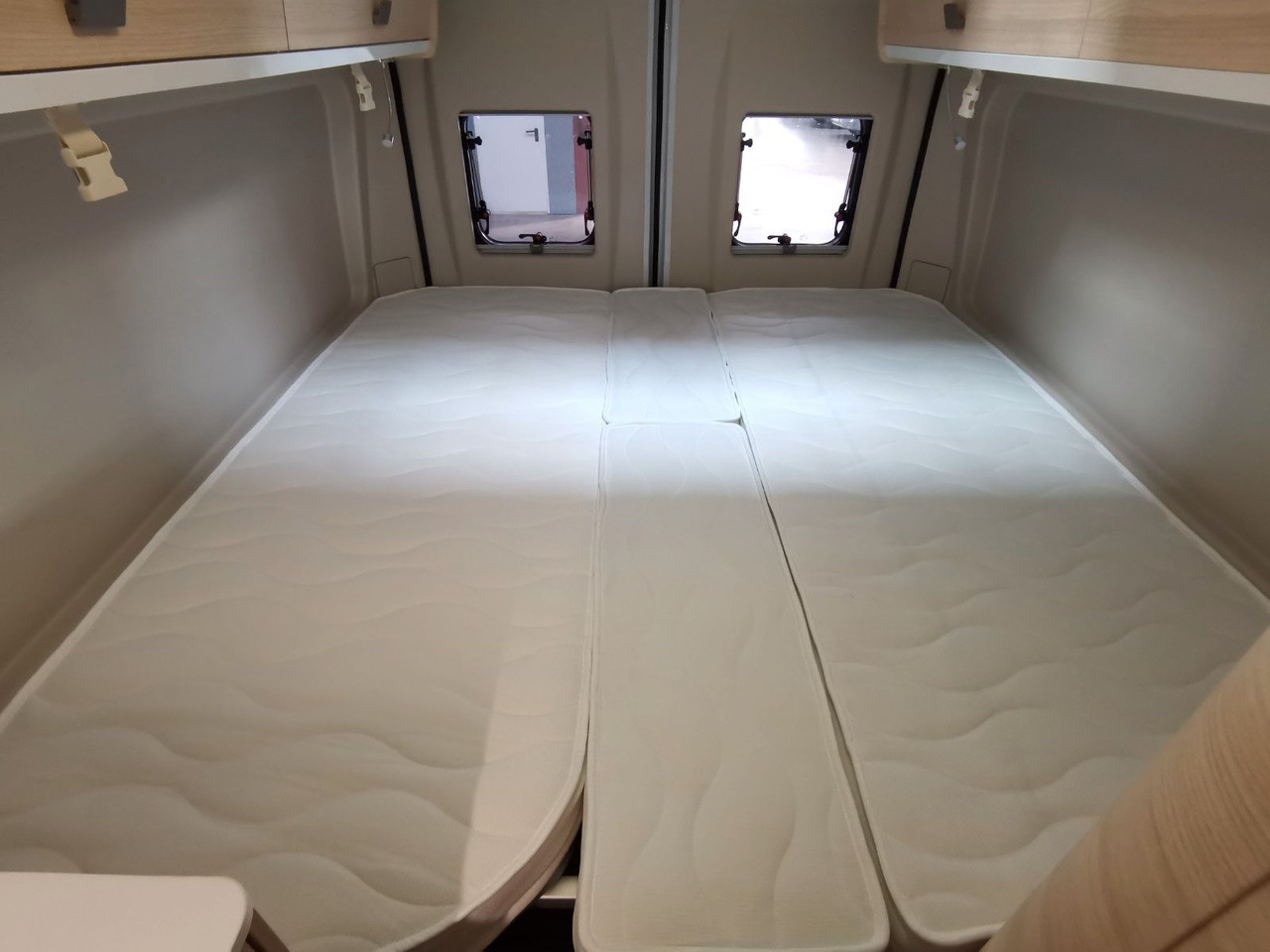 Campervan Chausson V697 FIRST LINE / ZUBEHÖR-PAKET / EINZELBETTEN: picture 17