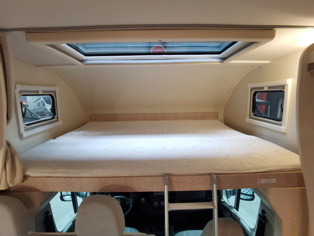 Alcove motorhome Eura Mobil ACTIVA ONE 690 HB / 180PS-40H MAXI/ PANORAMADACH: picture 20