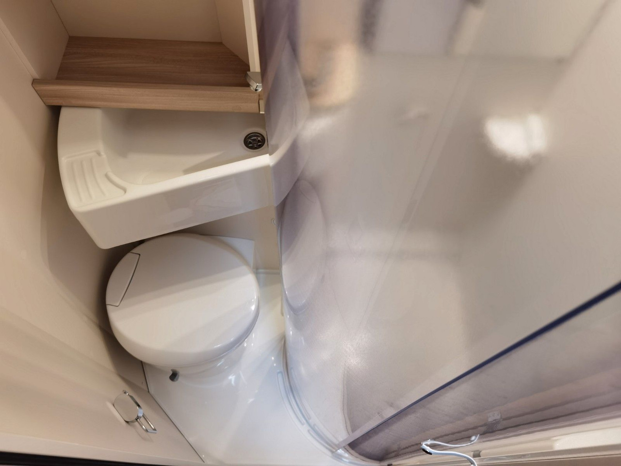 Alcove motorhome Eura Mobil ACTIVA ONE 690 HB / 180PS-40H MAXI/ PANORAMADACH: picture 24